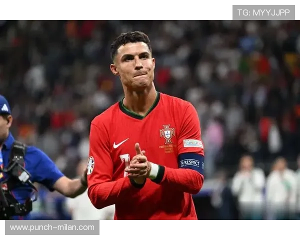 66号足球衣的传奇球员盘点：从历史到现役的精彩表现