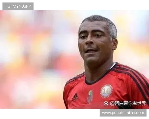 三条杠足球球星大全及其代表性成就解析